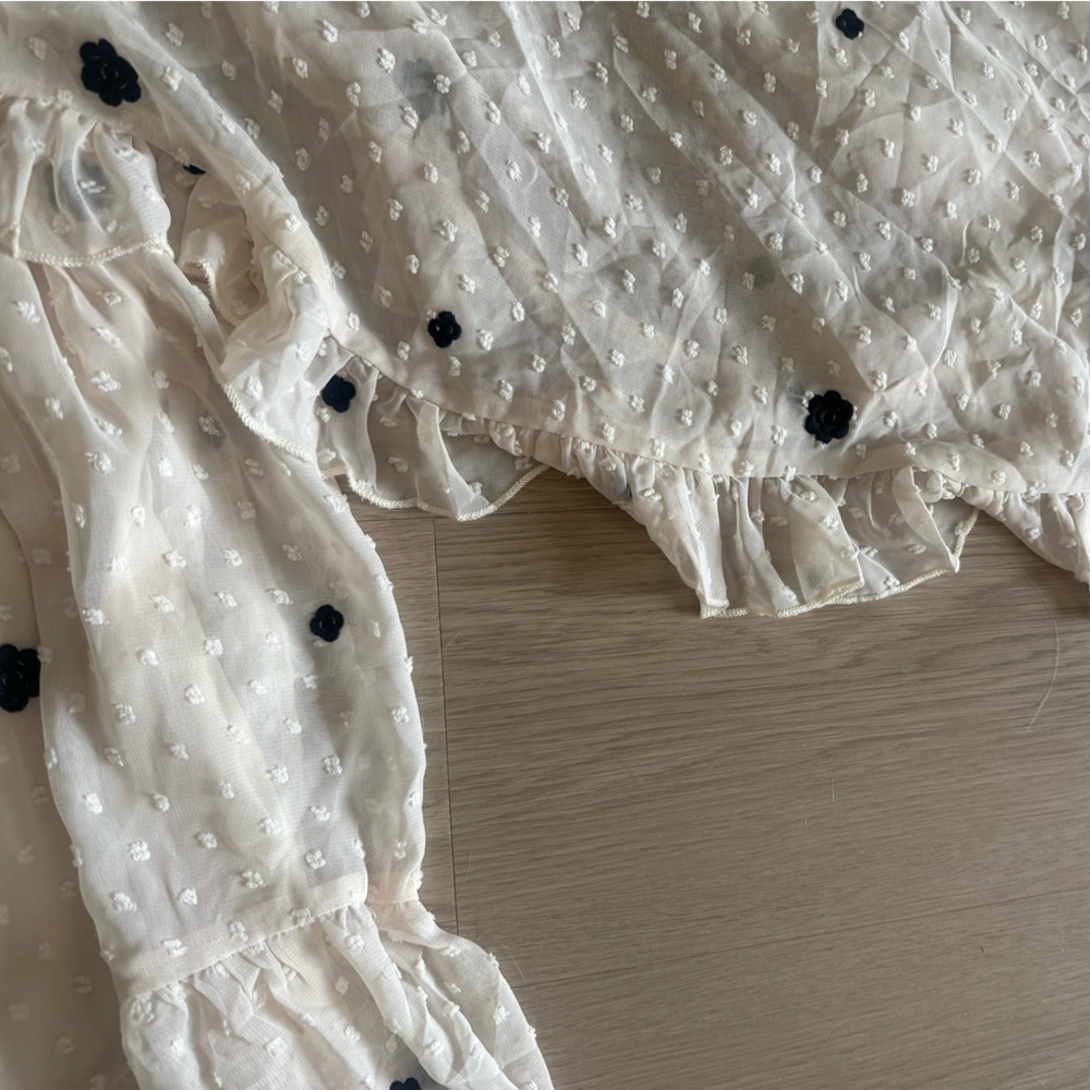 Lulu’s Swiss Dot Cape Sleeve Tiered Mini Dress Polka Dot | Large | NWT - Picture 4 of 9